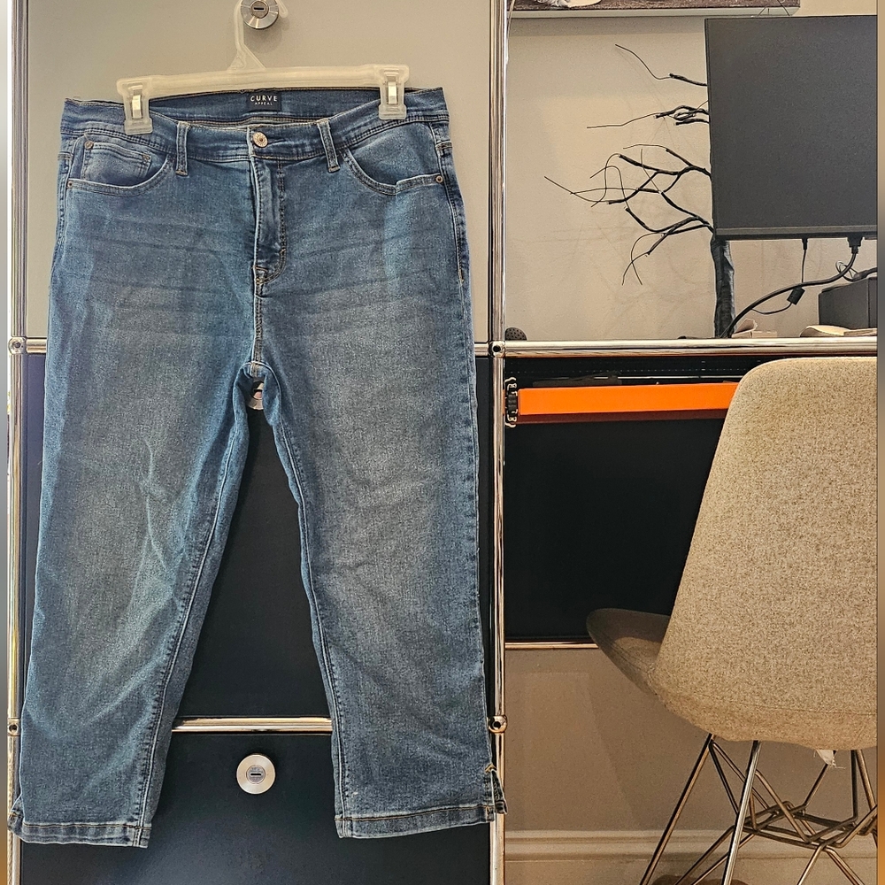 Lux Blue Ankle-Length Women's Jeans